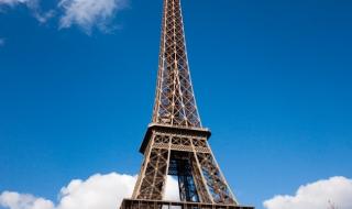 埃菲尔铁塔宽多少米 巴黎埃菲尔铁塔图片