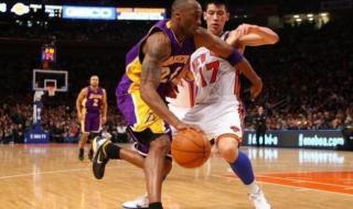 林书豪科比身高对比 林书豪扶起科比